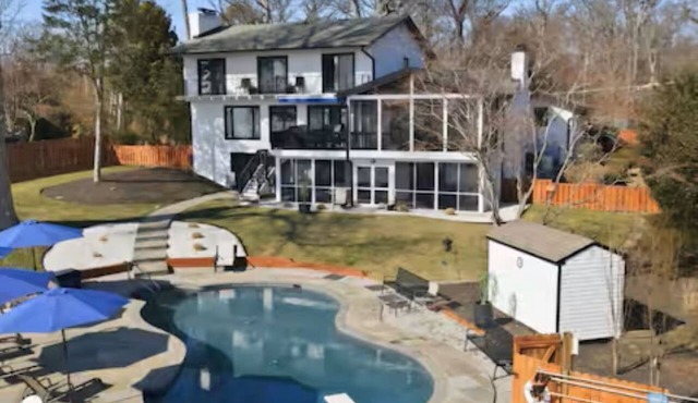 Resort style house on the river with dock,Fishing, boating, salt water pool!