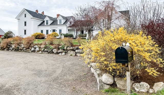 Restored Seaside Farm House- Sleeps 28 Guests