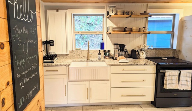 River + Rock Cottage : the Mountains Are Calling