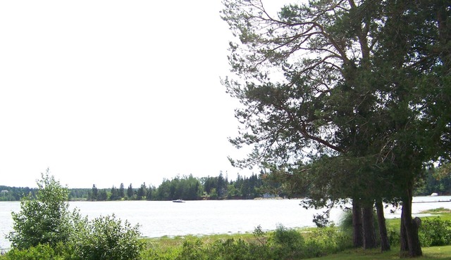 River’s Edge Retreat, Memories awaiting you on the shores of the West River