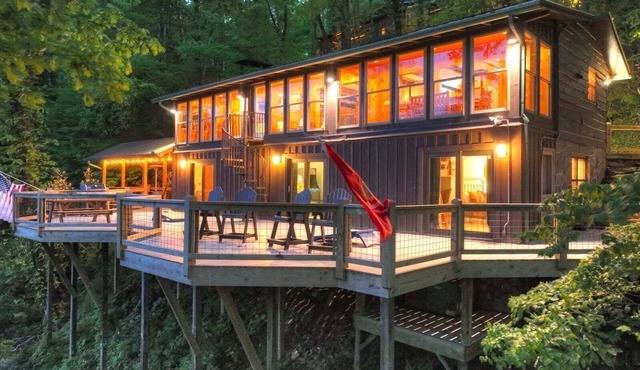 Riversong on the Toccoa | Pet-Friendly Riverfront Retreat | Blue Ridge, GA