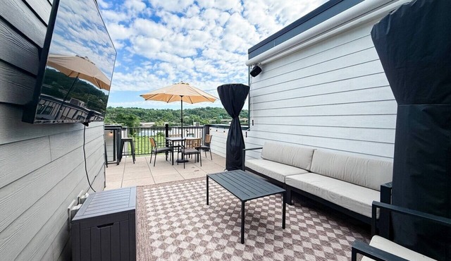 Riverview Retreat: Neyland Stadium – sleeps 8