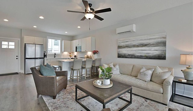 Rooftop w/River Views - 9 min Neyland