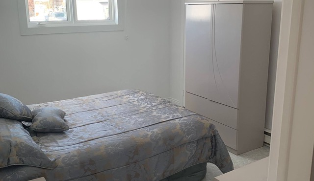 Room in Guest Room - Room for Renting Inside House - Without Breakfast Provided