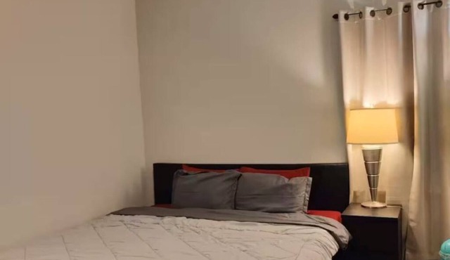 Room with KING SIZE Bed+Full Washroom-Dawsonville