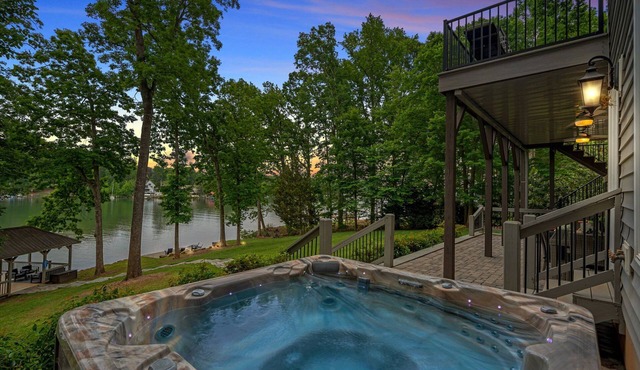 Ruby Arrival by SoCharm | Luxury on Lake Norman