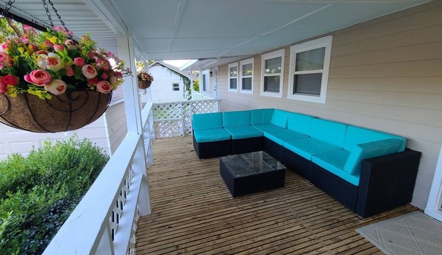 Rustic with Modern Touches 2 Bedroom 1 Bath Duplex