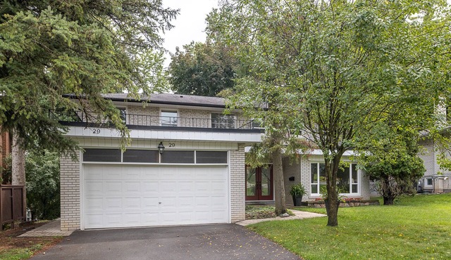 Sanctuary on private ravine, large luxurious space