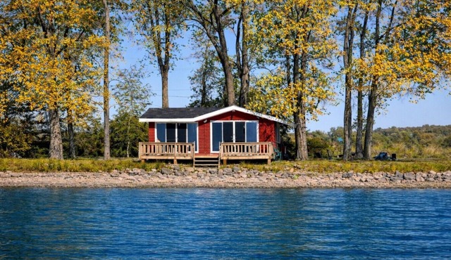 Sandbanks Beach Cottage | Rare Sandy Beach |West Lake | Prince Edward County | Free Pontoon Boat
