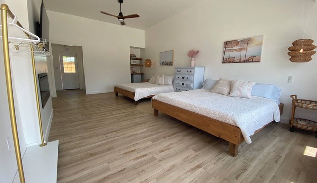 Sauble Beach Flat1 - BOOK FOR MAY OR JUNE AND GET A SIGNIFICANT DISCOUNT!