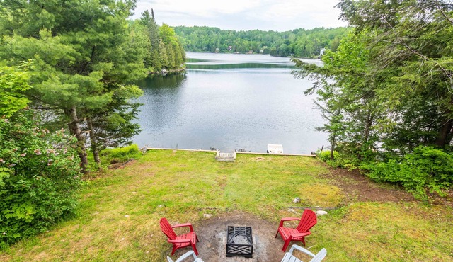 Savour Waterfront Views at an Enjoyable Cottage
