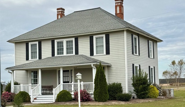 Sawyer's Legacy BNB, Historic 1875 farmhouse on a quiet Hyde County farm.