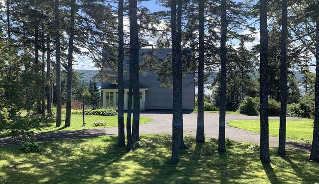 Scenic views, close to amenities!