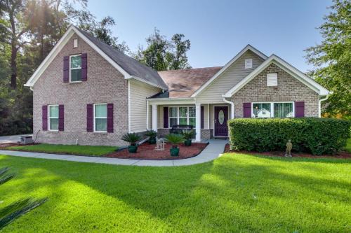 Screened Patio: Rincon Home, 18 Mi to Savannah!