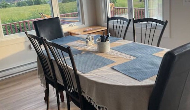 Seabreeze Beach Retreat · 10 min walk to Sheep Pond Beach! 5 min to Souris !