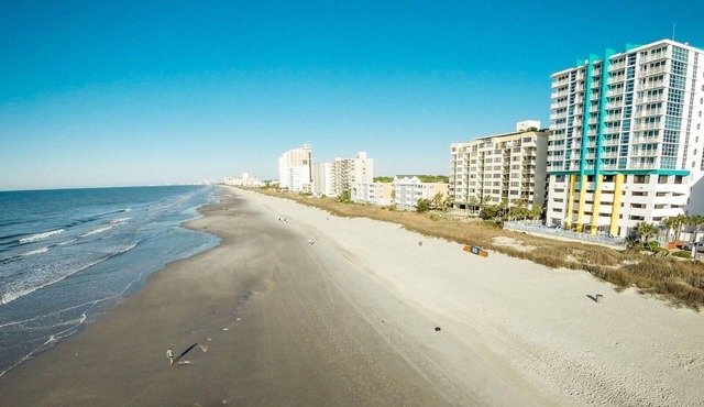 Seaside Escape: 1BR Side-View Villa in North Myrtle Beach