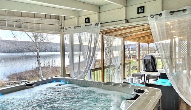 Serene Lakefront Cottage Escape