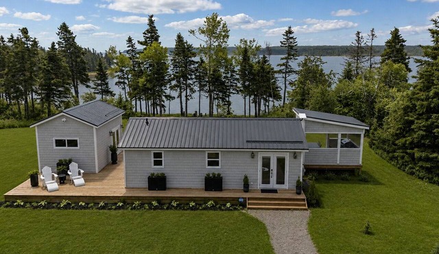 Shoreline Vista/Brand New Oceanfront Retreat/Peaceful 3-Acre Escape