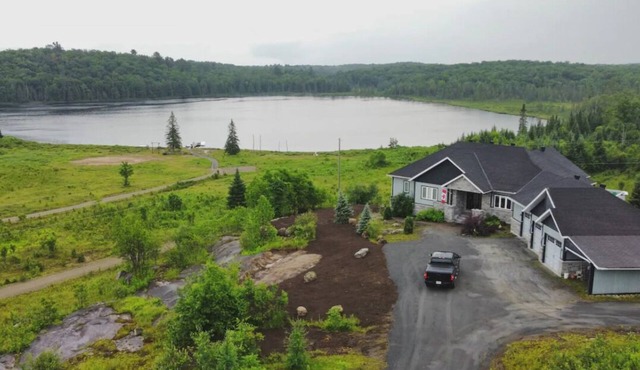Sims Lake Cottage-private lake in Muskoka