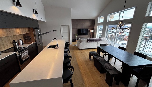Ski-in Penthouse Condo at the base of Mont-Ste-Anne