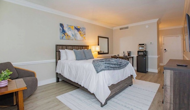Sleek- Mins To - Atrium Health & CIA & Stadium