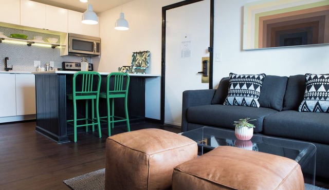 Sleeps 8 | Private SoBro Retreat Near Music & Dining – by AvantStay