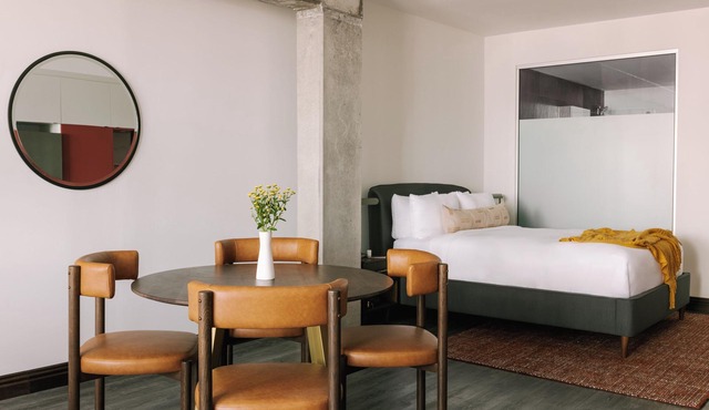 Sonder Lambert | Queen Studio Apartment