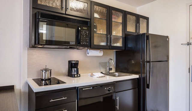 Sonesta Simply Suites Charlotte University