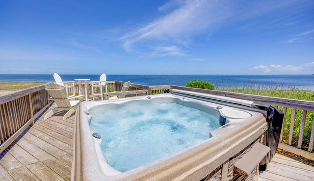 Soundfront w/Hot Tub, Private Sound Boardwalk, Bikes, Kayaks, Windsports Access