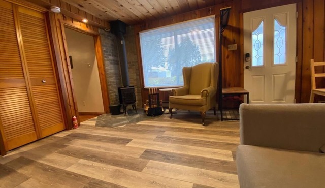 Spa chalet located on the private lake close to ski resort with hot tub