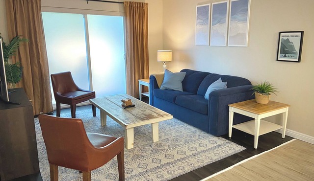 Spacious 2 BR Suite, Family Friendly, near Colwood Waterfront, Royal Roads Univ