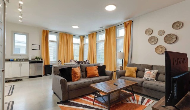 Spacious 2BR Nashville Retreat | Near The Gulch