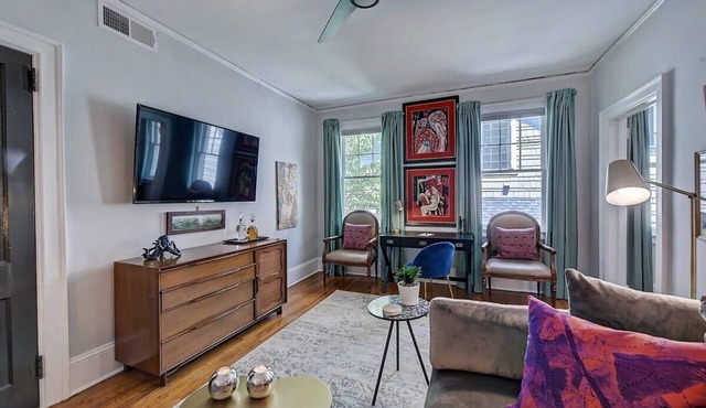 Spacious 3 Units in Elizabeth | Parking | Near Uptown & Medical Centers
