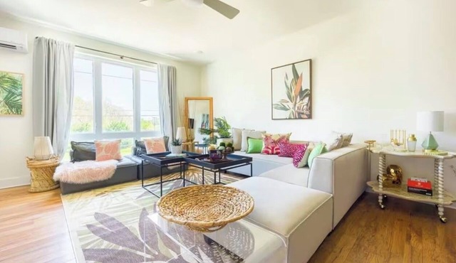 Spacious 4-bedroom townhome in tranquil Nashville with AC