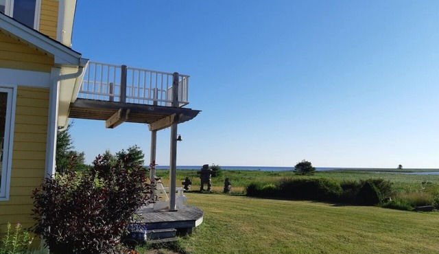 Spacious 4 bedrooms Villa, 30 min from Moncton