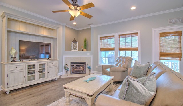 Spacious 8BR/6BA Duplex with Private Pool – Walk to the Beach – Sleeps 22