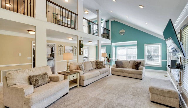 Spacious Anderson Home: Great for Group Retreats