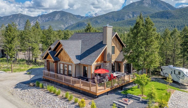 Spacious | Hot Tub | Pet-Friendly | Mountain Views | Fire Pit | Golf