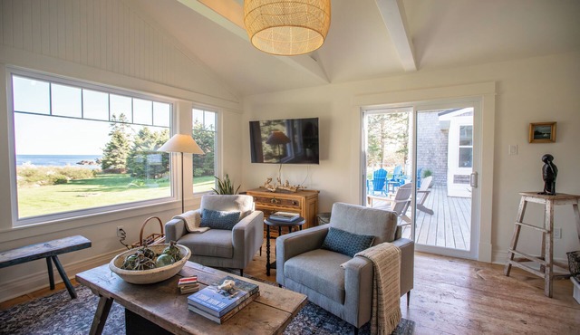 Spectacular Seaside Cottage on South Shore