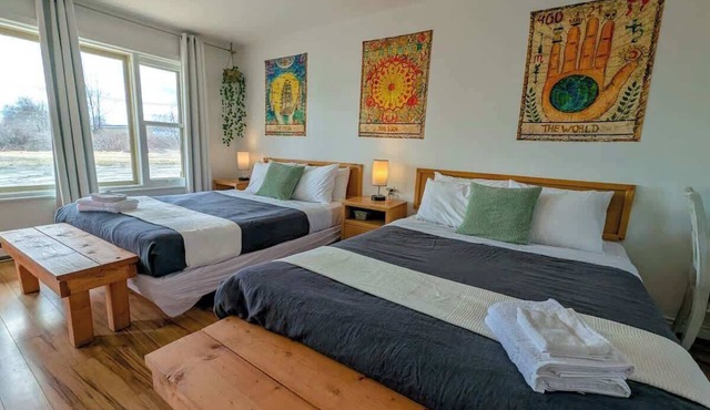 Studio 18 | 2 Min Waterfront | BBQ & Fireplace
