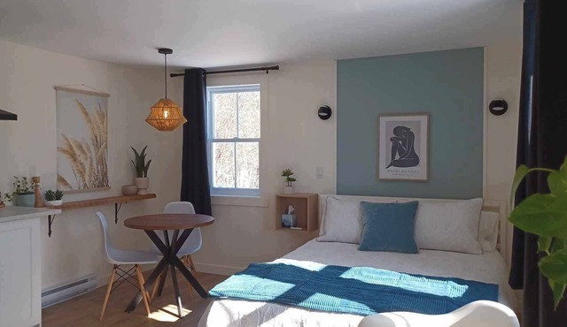 Studio 109 With kitchen and laundry