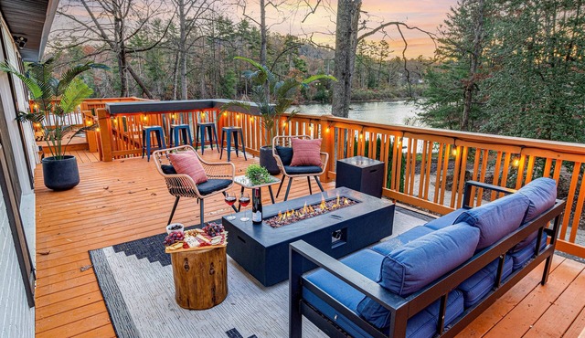 Stunning 5BR w/Hot Tub, Sauna, Firepit & Theater | 20 Mins to Asheville|*New*
