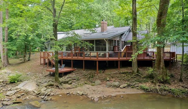 Stunning Farmhouse Log Cabin RIVER!