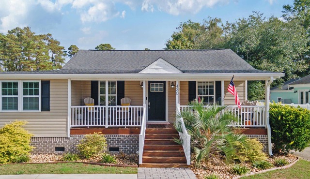 Stunning & Modern 3/2 Garden City Duplex