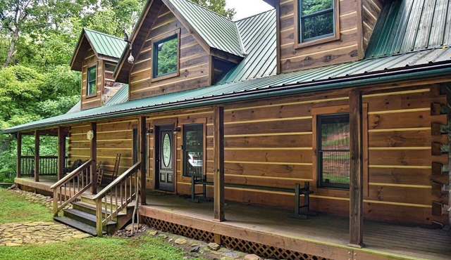 Stunning Mountain Cabin with Hot Tub and Game Room Near Asheville in Old Fort, NC