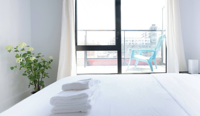 Stylish 1 BR in Old Port Montreal