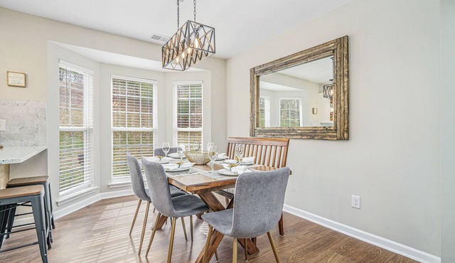Stylish Oasis in the heart of Ballantyne Charlotte, Newly remodeled