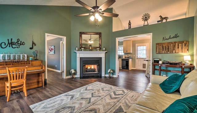 Suburban Getaway w/Game Room, 19 Mi to Nashville!