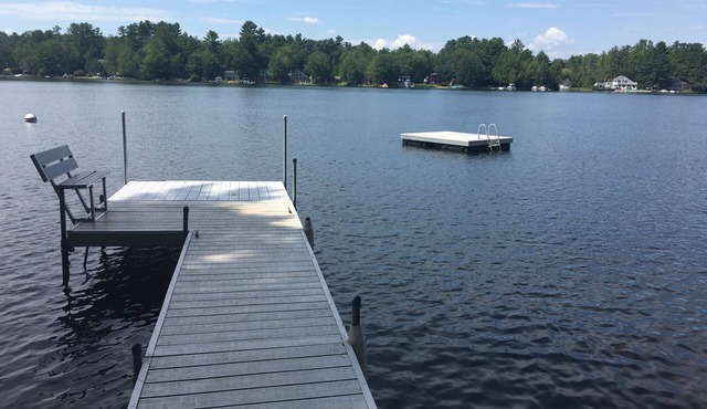 Sunny Waterfront Family Friendly Little Sebago Home