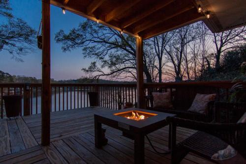 Sunset Point-Best view on Broadway Lake!